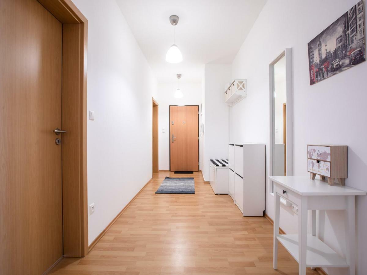 Spacious Apartment In The Old Town Of Братислава Экстерьер фото